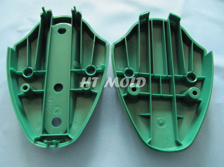 Electronic plastic part